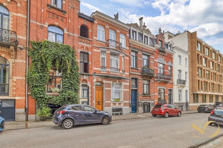 European Quarter – Eclectic-style house