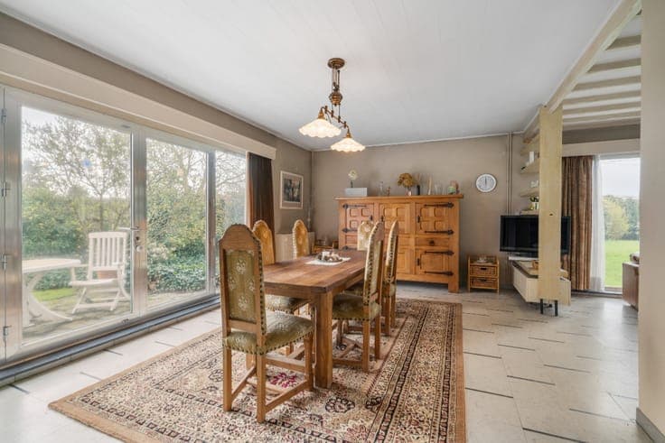 For sale in Kapelle-op-den-Bos: a big house with potenial.