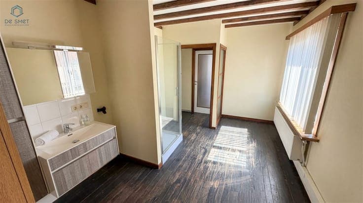 COMMUNITY HOUSE WITH 4 APARTMENTS IN A QUIET TOP LOCATION IN