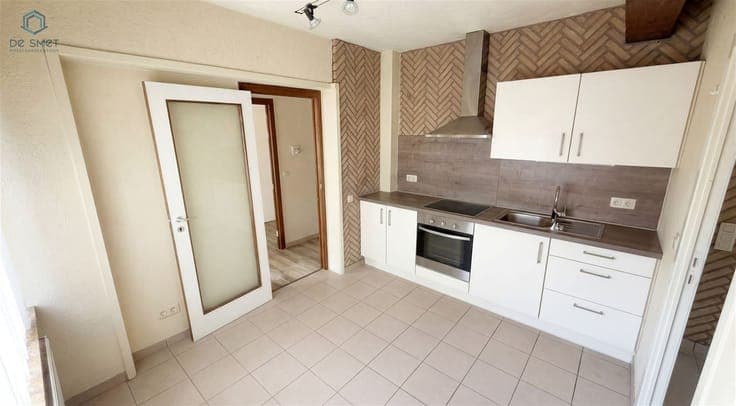 COMMUNITY HOUSE WITH 4 APARTMENTS IN A QUIET TOP LOCATION IN