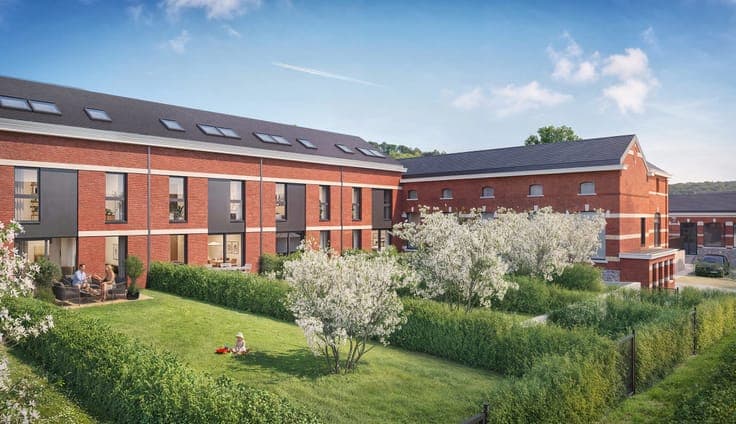 NEW-BUILD HOMES in a green setting just steps from the centr