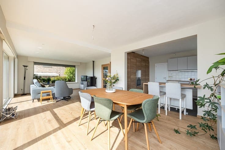 Gerenoveerde woning met prachtig zicht over de velden