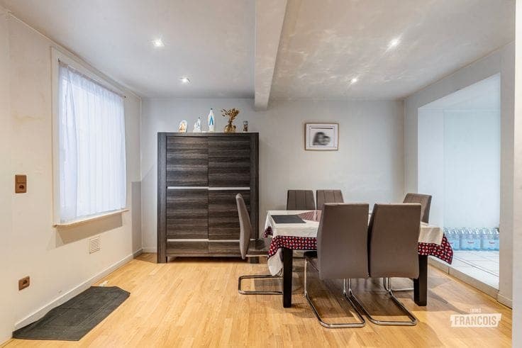 A 3-bedroom, ready-to-move-in property for sale in Oudenaar…