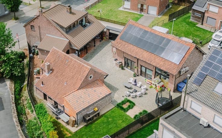 Authentieke vierkantshoeve met 600 m² aan mogelijkheden