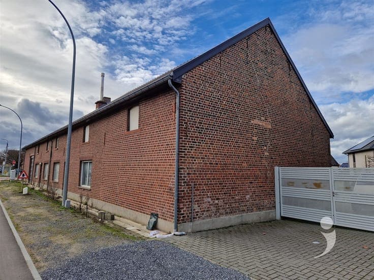 Ruime hoeve met veel potentieel