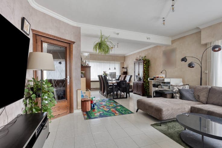 Instapklare woning met 4 slaapkamers in het rustige groen...