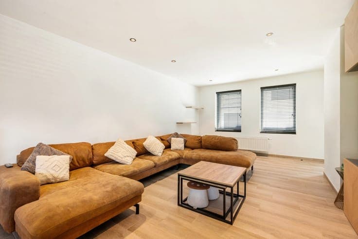 Turnkey home with 3 bedrooms, driveway for 2 cars, and gara