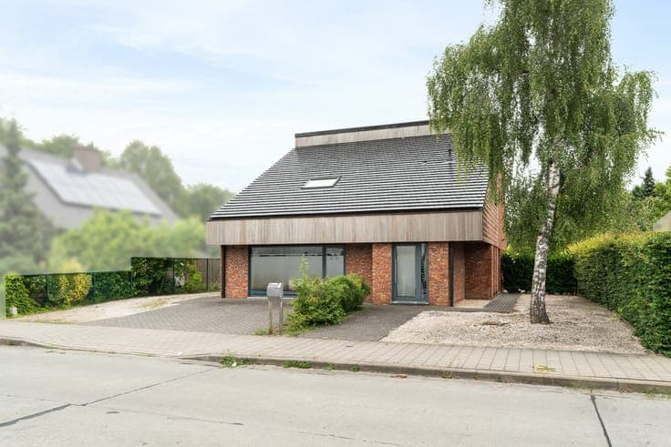 Karaktervolle villa met uitzonderlijk woonpotentieel