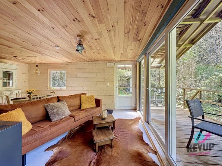 Renovated chalet with a 20 m² terrace.