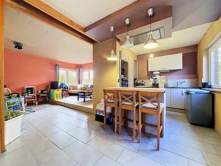 CHARMING 4-BEDROOM VILLA - GARDEN - GARAGE