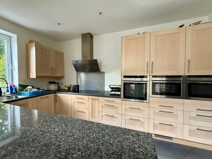 EVERE: Family home 3 bedr, 2 cl, garden quiet neighborhood