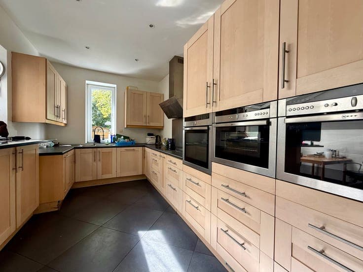 EVERE: Family home 3 bedr, 2 cl, garden quiet neighborhood