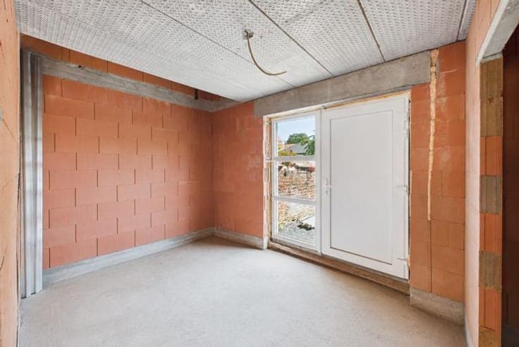 Beautiful 3-bedroom house, shell closed, in Vezon