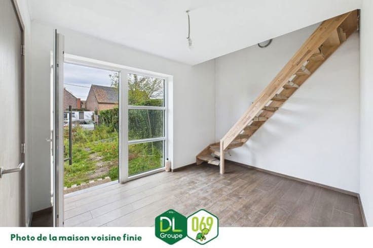 Beautiful 3-bedroom house, shell closed, in Vezon