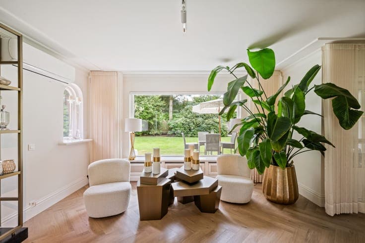 Luxury villa with 4 bedrooms on a plot of 2,263 m² in Pelt
