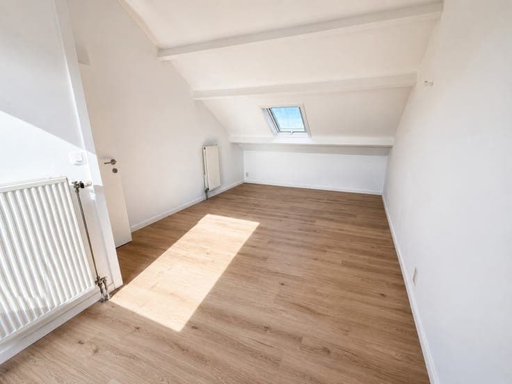Renovated house with 2 bedrooms, in a very quiet area!