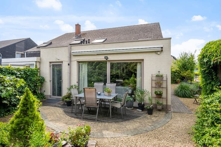 Energy-efficient 3-bedroom house with a garden