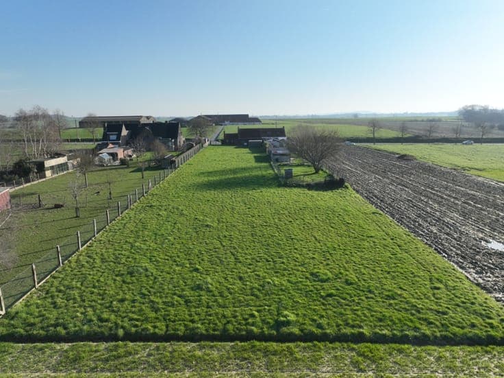 Nieuw te bouwen villa en bouwgrond in Kooigem