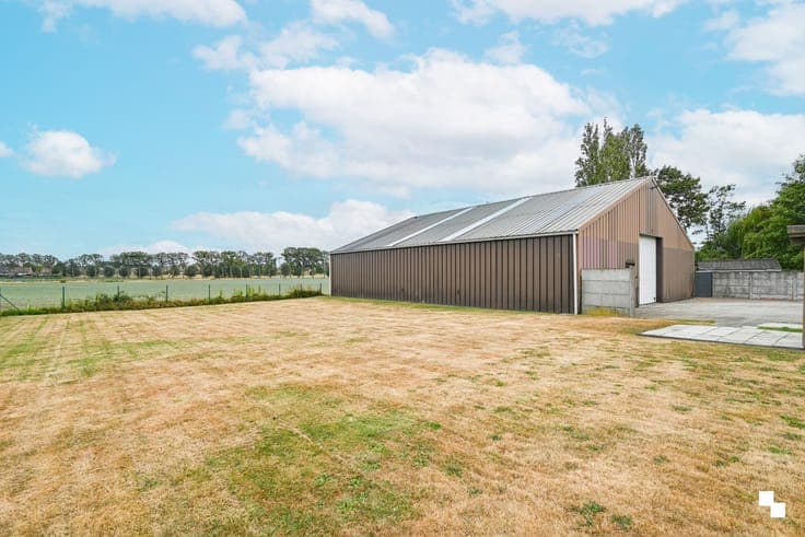 Woning met loods in Oostrozebeke