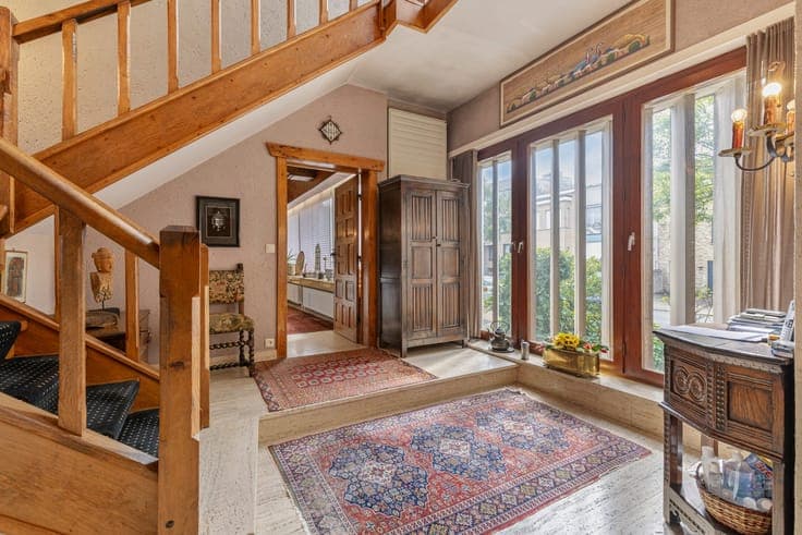 Uitzonderlijk ruime burgerwoning nabij Zeedijk te Blanken...