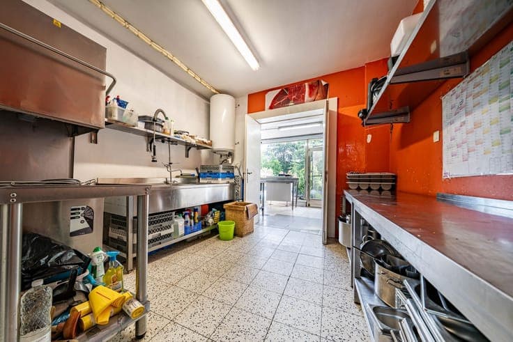 IMMEUBLE MIXTE - A DECOUVRIR !