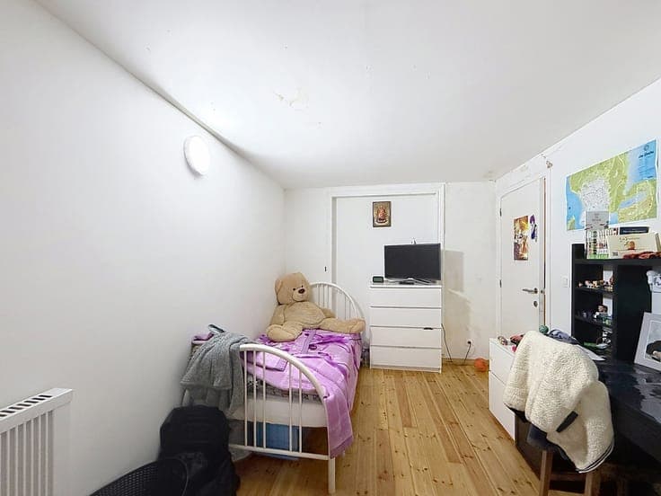 6-Bedroom Family House with a 125 m² Garden