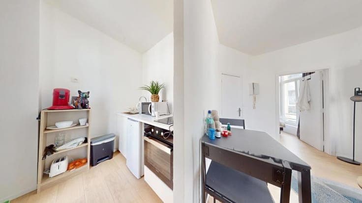 Square Ambiorix – 5 furnished units building – 6% yield