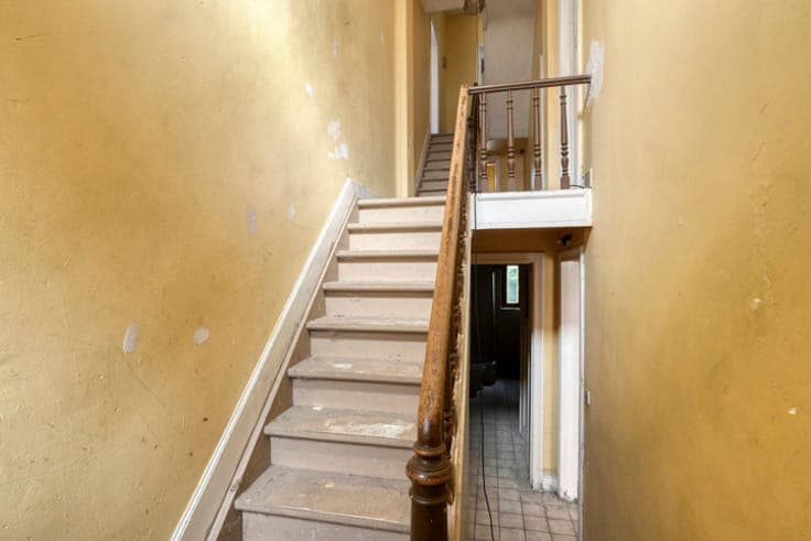 Characterful 1926 townhouse with rare volume