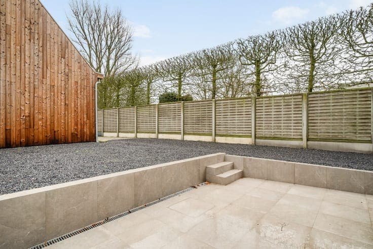 Ready-to-move-in house with 3 bedrooms, parking space and t