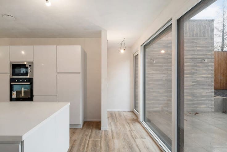 Ready-to-move-in house with 3 bedrooms, parking space and t