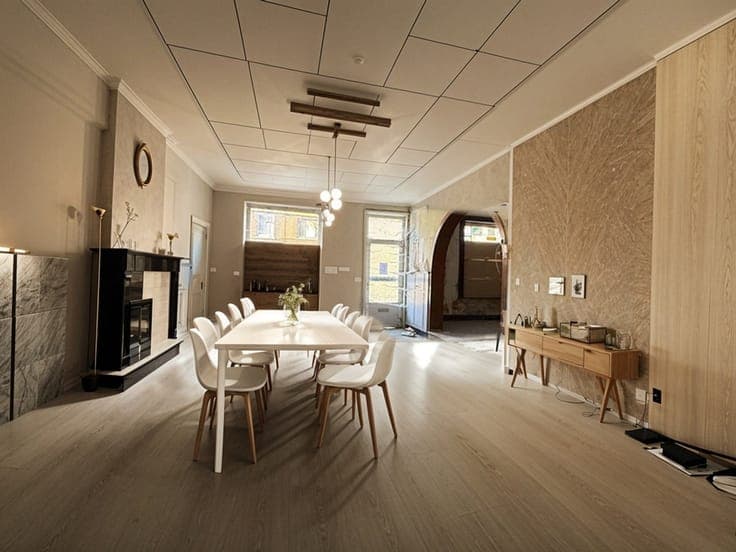 Maison + entrepôt 340m² entièrement à restaurer. Possibilité