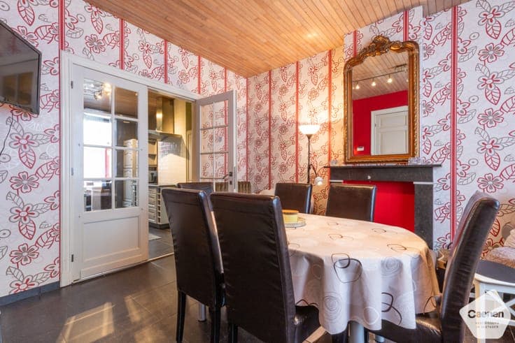 Ruime stadswoning met 3 slaapkamers en gezellige koer