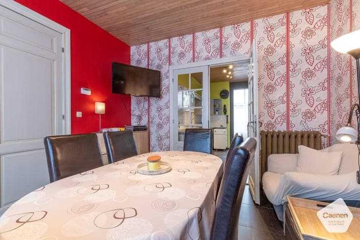 Ruime stadswoning met 3 slaapkamers en gezellige koer