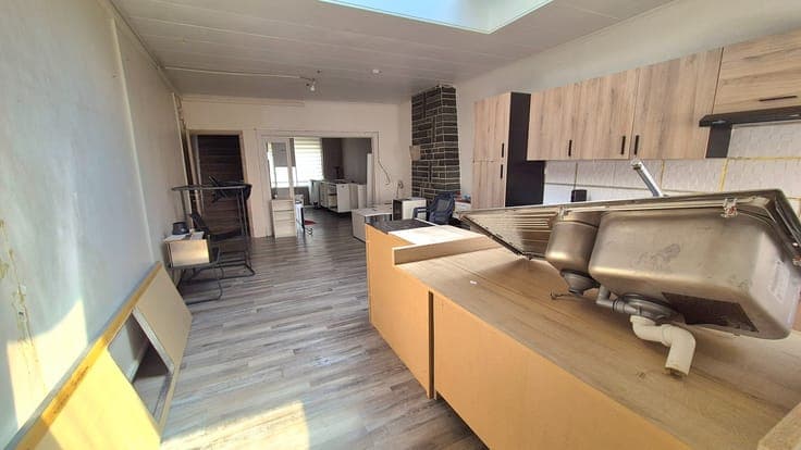 Instapklare stadswoning met mooie leefruimte, keuken, bad...