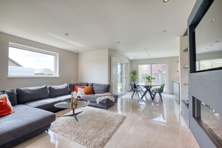 Goed gelegen woning met 4 slaapkamers, garage en ruime tuin