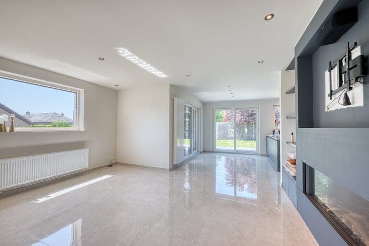 Goed gelegen woning met 4 slaapkamers, garage en ruime tuin