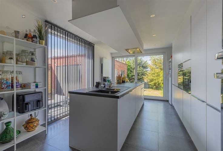 Cozy semi-detached home with 3 bedrooms in child-friendly ne