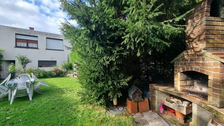 Pleasant house with garden