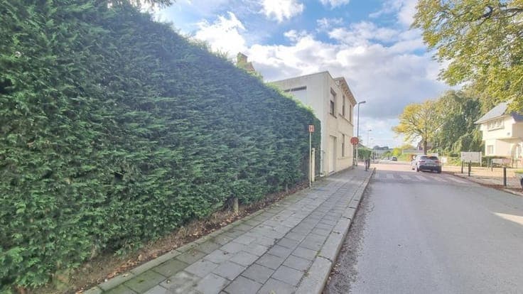 Pleasant house with garden