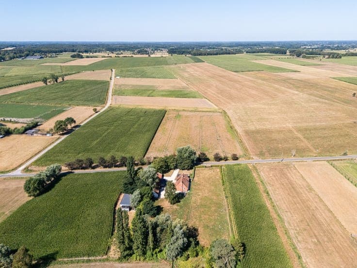 Karaktervolle hoeve op een uitzonderlijke locatie in Adegem