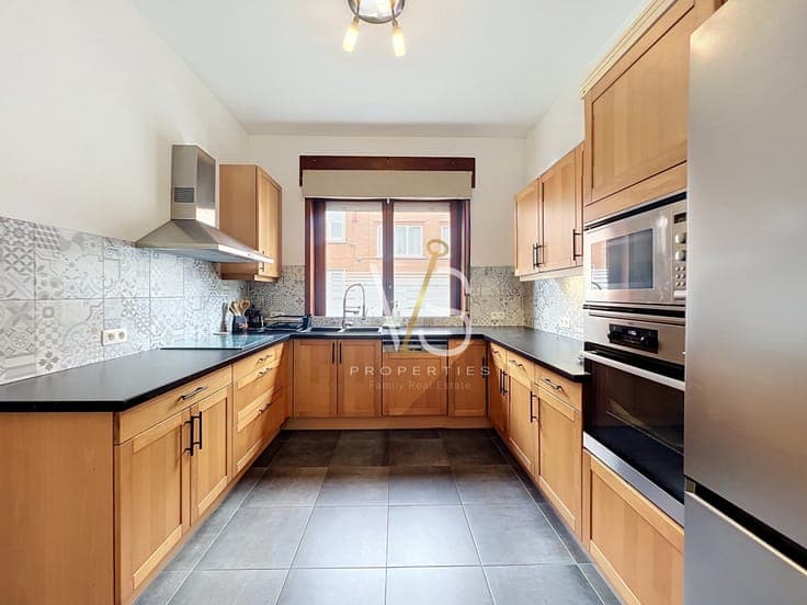 BRIGHT CHARMING HOUSE RENOVATED WITH BEAUTIFUL GARDEN!