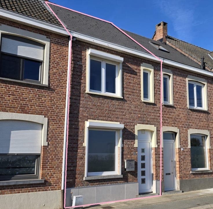 Te koop: Instapklare rijwoning met uitzicht op de velden...