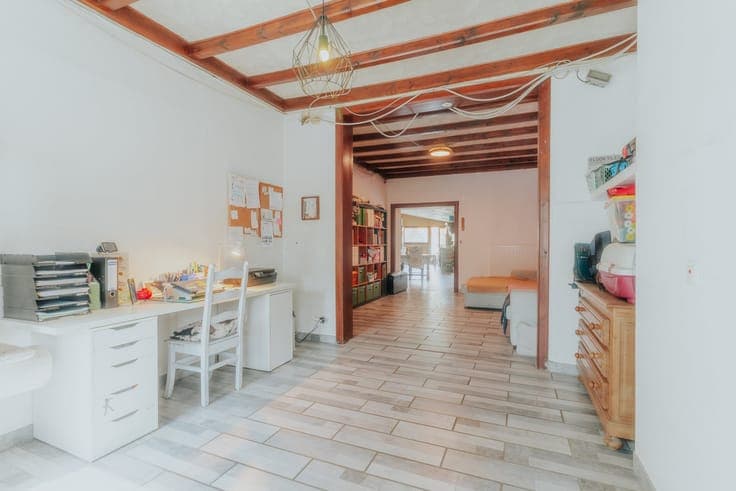 Interessante GEZINSWONING met 4 slaapkamers én met tuin t...