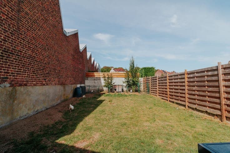 Interessante GEZINSWONING met 4 slaapkamers én met tuin t...