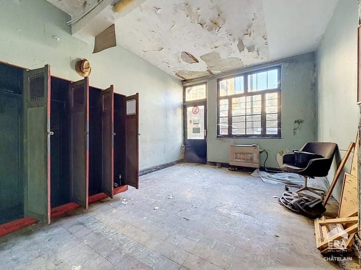 Warehouse with land for sale in Berchem-Sainte-Agathe
