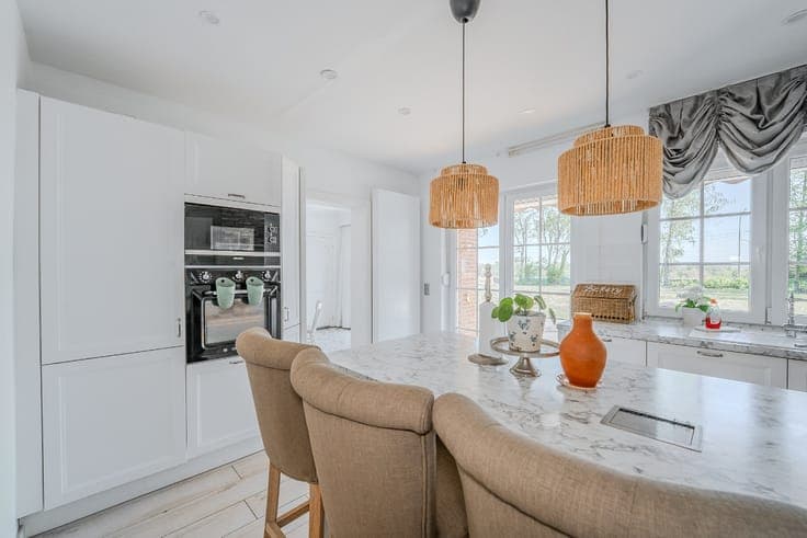 Prestige villa +450 m² – Professional use – Neupré