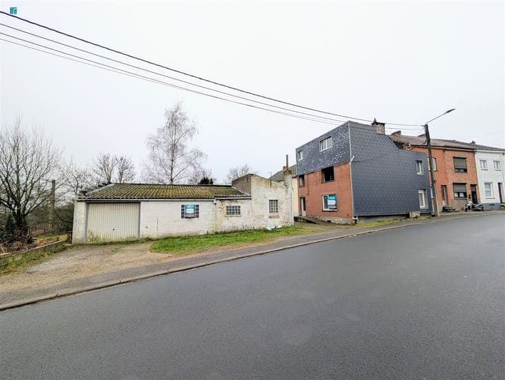 Maison à rénover avec bâtiment attenant