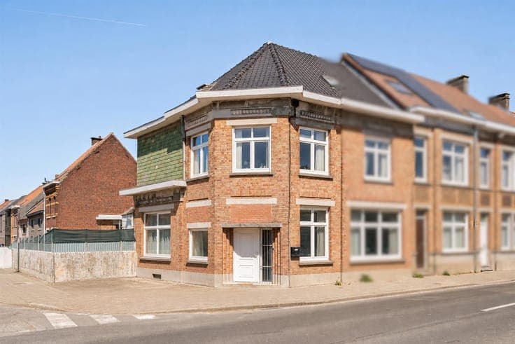 Instapklare woning met 5 slaapkamers en grote garage
