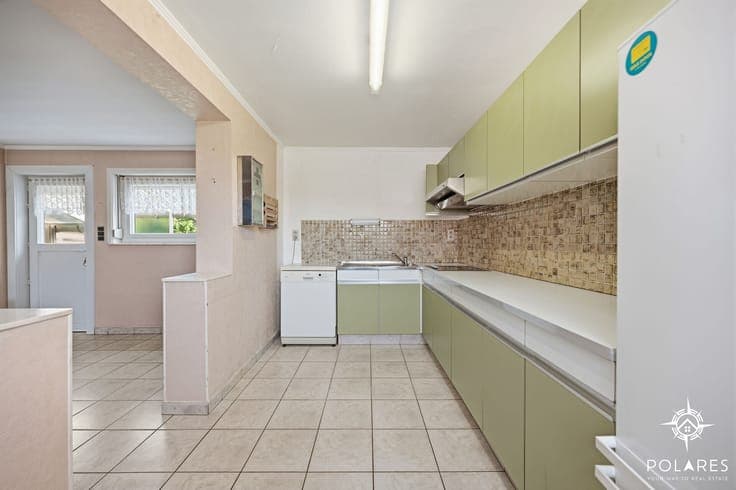 House on a spacious plot in a cul-de-sac