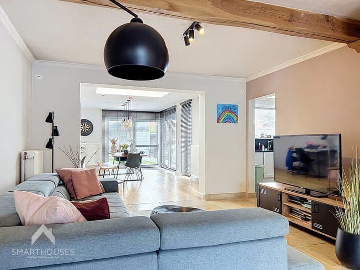 Move-in ready family home with 3 bedrooms and garage
